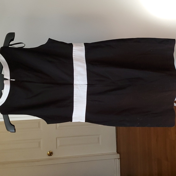 Black and white summer cotton dress with silver detail at waist. s2 - Picture 2 of 2